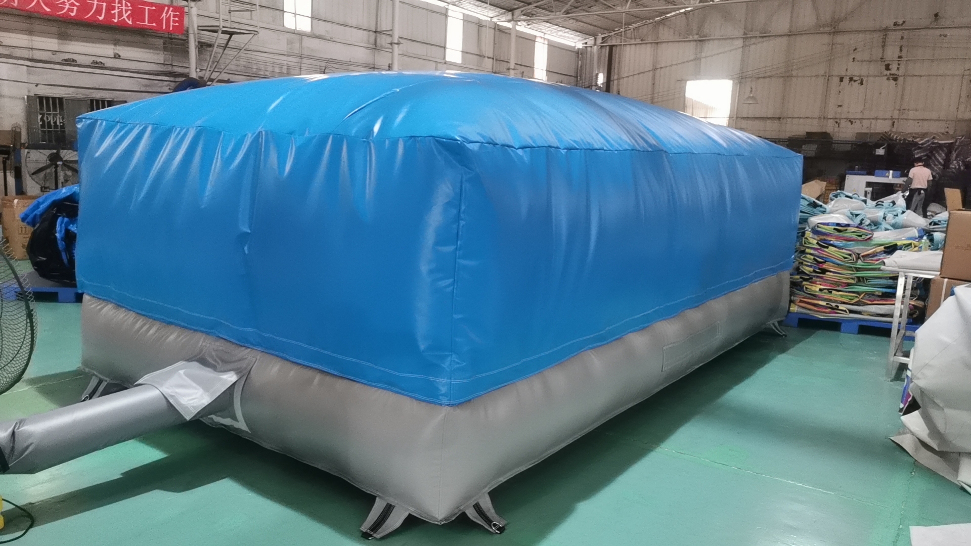 inflatable landing airbags