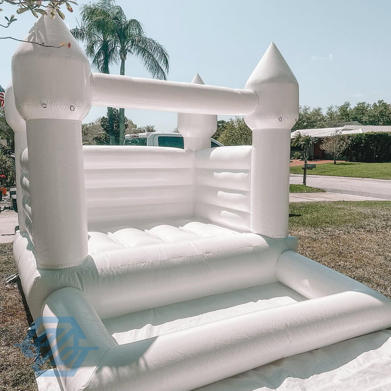 Inflatable White Bouncy Castle with Ball Pit for Wedding Events