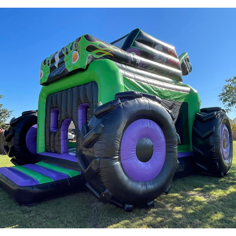 Inflatable Obstacle Courses vs. Traditional Bounce Houses – Pros and Cons